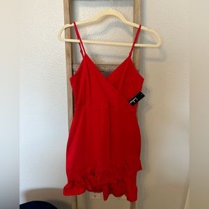 Lulu’s NWT V-Neck Ruffle dress